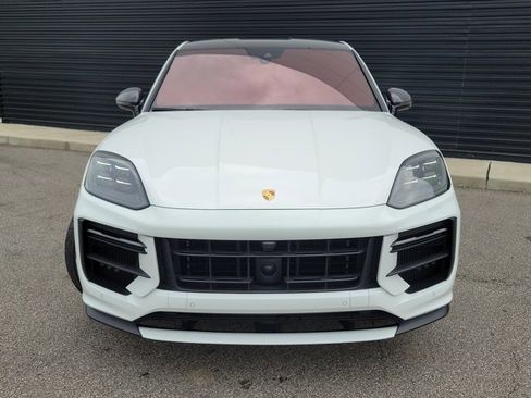 Certified 2024 Porsche Cayenne Turbo GT AWD/4WD image 2