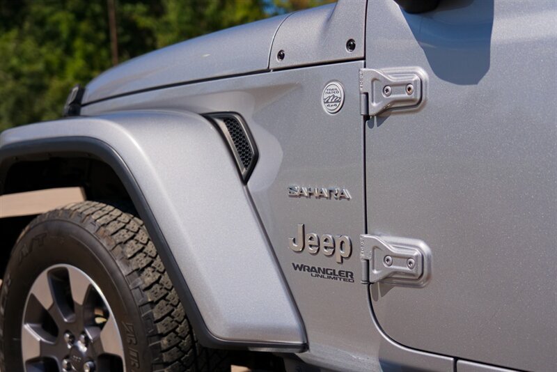 Used 2019 Jeep Wrangler Unlimited Sahara AWD/4WD image 11