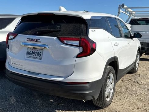 Used 2024 GMC Terrain SLE FWD image 4