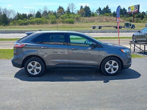 Used 2021 Ford Edge SE image 6