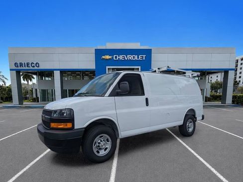 Used 2025 Chevrolet Express 2500 w/ Driver Convenience Package RWD image 4