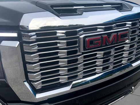 Used 2025 GMC Sierra 2500 Denali w/ Denali Reserve Package AWD/4WD image 30