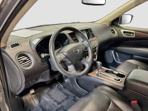 Used 2019 Nissan Pathfinder Platinum AWD/4WD image 11