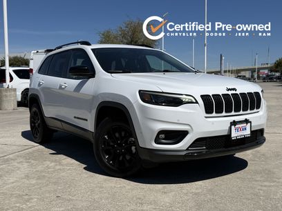 Used 2023 Jeep Cherokee Altitude Lux