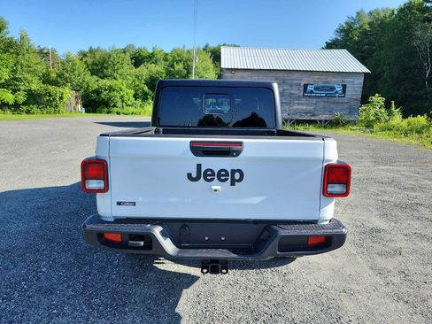 New 2023 Jeep Gladiator Sport image 16