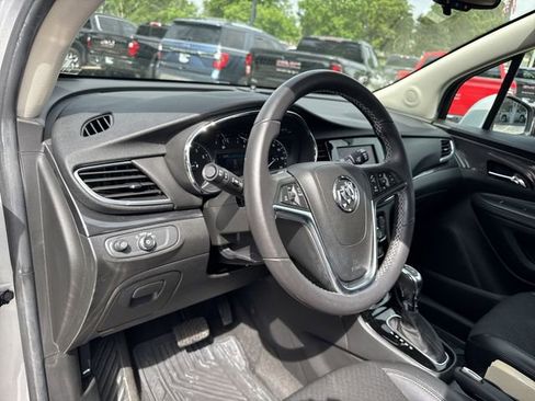 Used 2022 Buick Encore Preferred AWD/4WD image 10