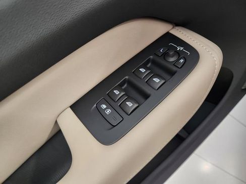 New 2026 Volvo XC60 B5 Plus w/ Protection Package Premier image 23