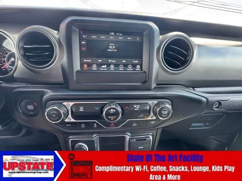 Used 2022 Jeep Gladiator Sport image 24