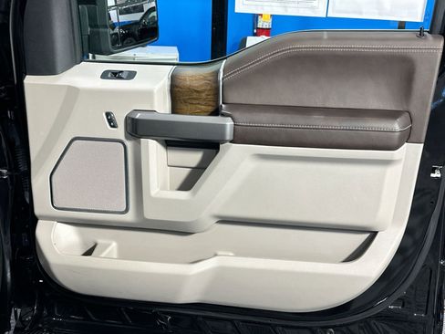 Used 2019 Ford F150 Limited w/ Trailer Tow Package image 40