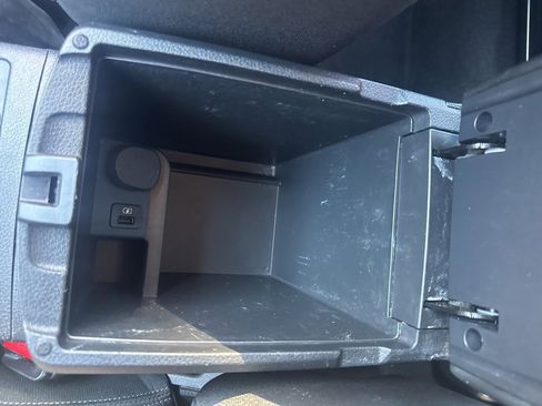 Used 2019 Nissan Rogue S image 23