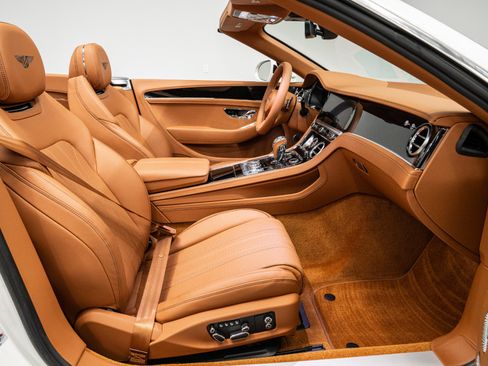 Used 2024 Bentley Continental GT Mulliner AWD/4WD image 36
