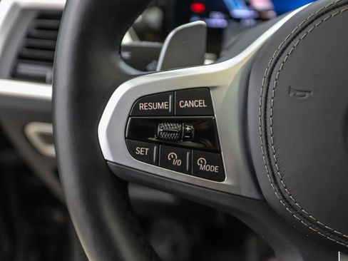 Used 2025 BMW X7 xDrive40i w/ M Sport Package image 12