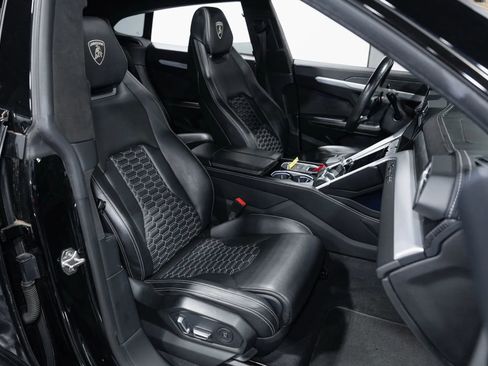 Used 2019 Lamborghini Urus image 23