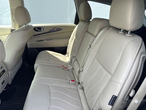 Used 2020 INFINITI QX60 Luxe w/ Essential Package image 16