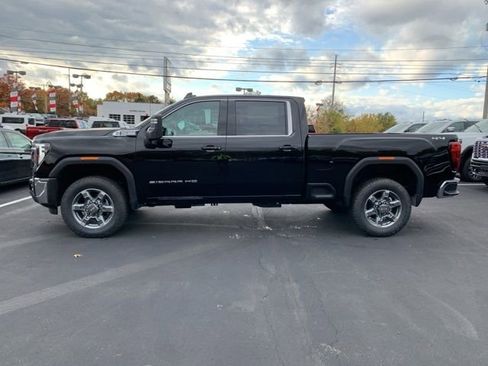 New 2026 GMC Sierra 2500 SLE w/ SLE Value Package; image 7