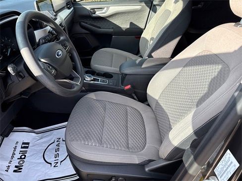 Used 2020 Ford Escape SE image 19
