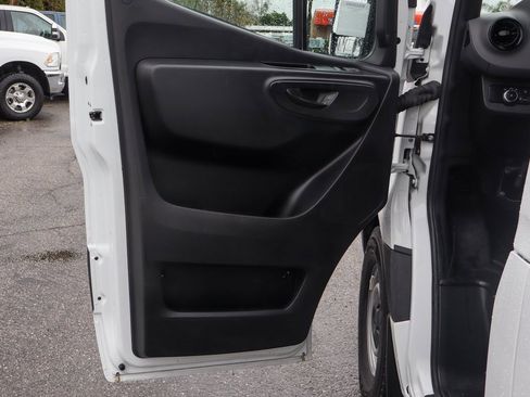 Used 2021 Mercedes-Benz Sprinter 2500 image 19