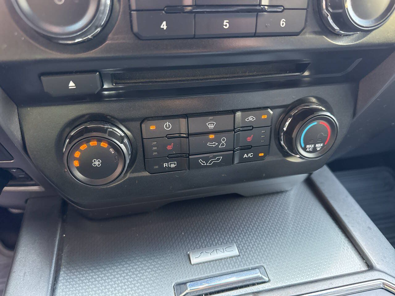 Used 2016 Ford F150 XLT w/ Equipment Group 302A Luxury AWD/4WD image 17