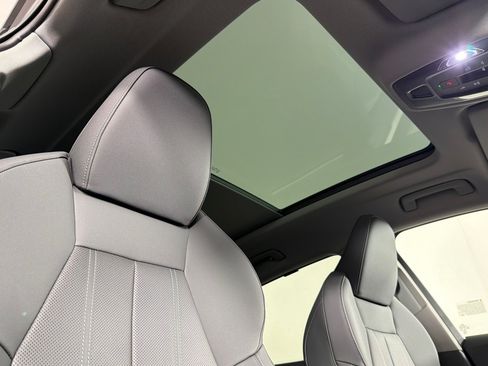 Used 2025 Audi Q5 Premium Plus w/ Premium Plus AWD/4WD image 16