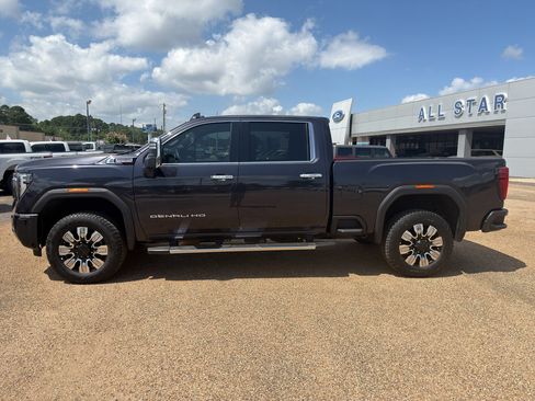 Used 2025 GMC Sierra 2500 Denali w/ Denali Reserve Package AWD/4WD image 6