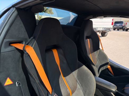 Used 2018 McLaren 570S Spider RWD image 30