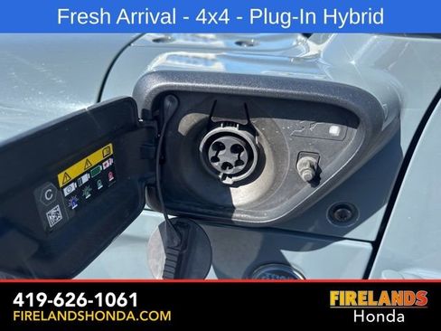 Used 2024 Jeep Wrangler Unlimited w/ Convenience Group AWD/4WD image 13