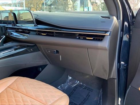 Used 2023 Cadillac Escalade Premium Luxury w/ Performance Package image 16