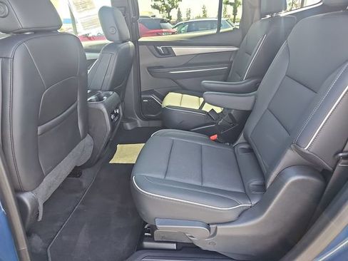 Certified 2025 Buick Enclave Preferred FWD image 21