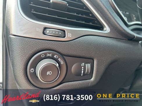 Used 2019 Jeep Cherokee Latitude w/ Popular Appearance Group image 21