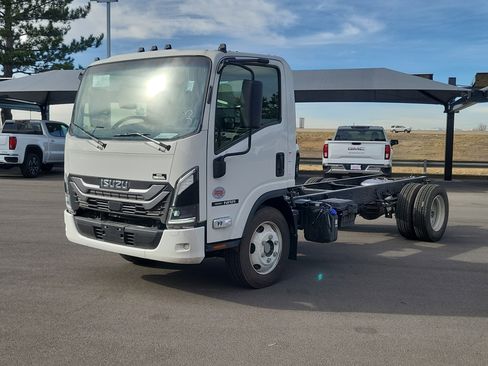 New 2025 Isuzu NPR HD image 4