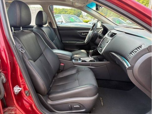 Used 2017 Nissan Altima 2.5 SL w/ 2.5 Technology Package FWD image 12