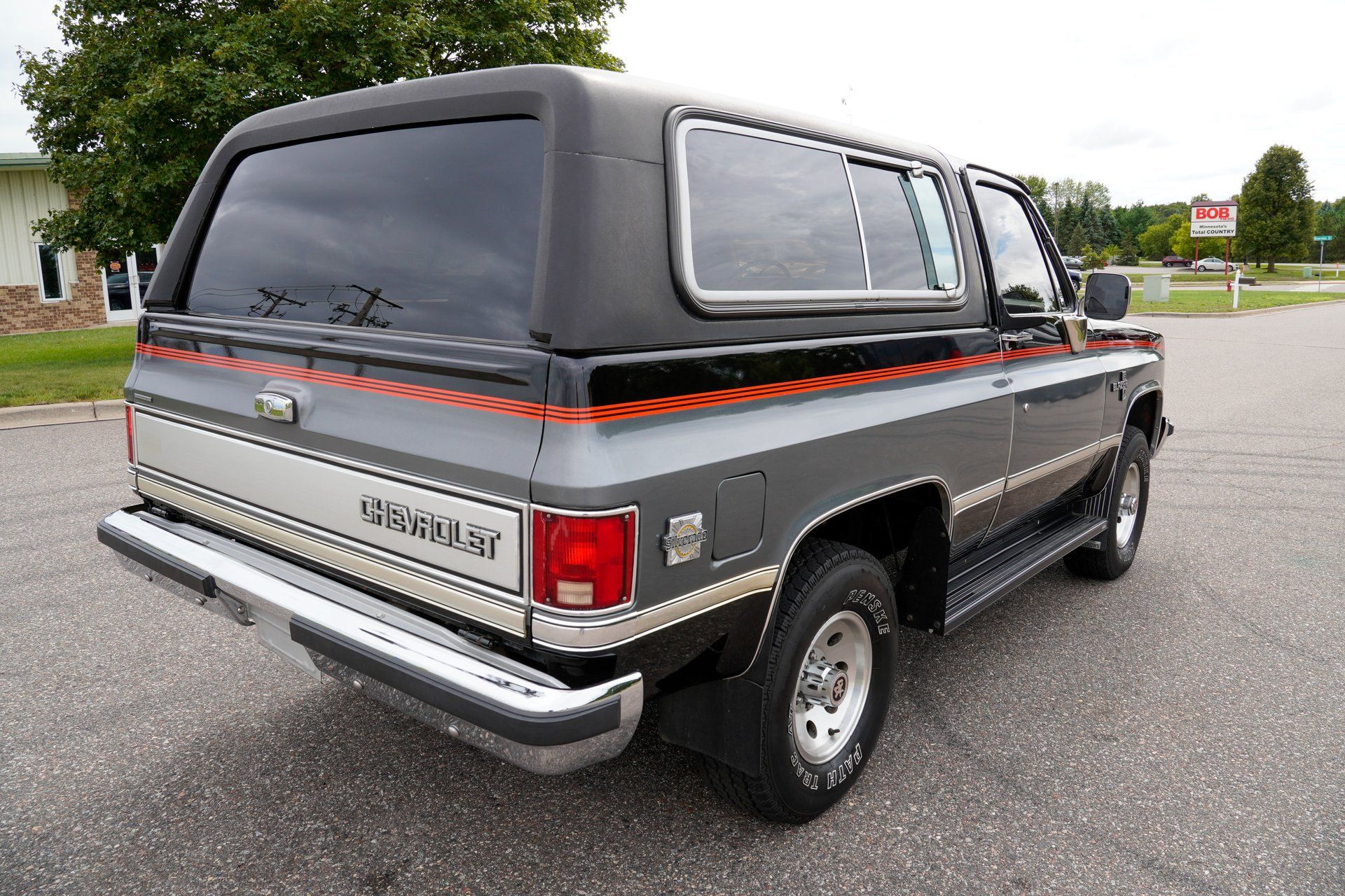 Used 1987 Chevrolet Blazer 4WD image 3