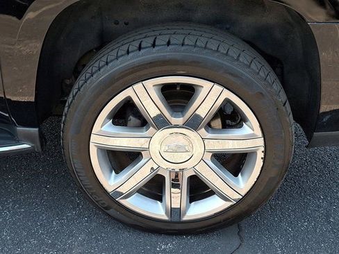 Used 2019 Cadillac Escalade ESV Premium Luxury AWD/4WD image 11