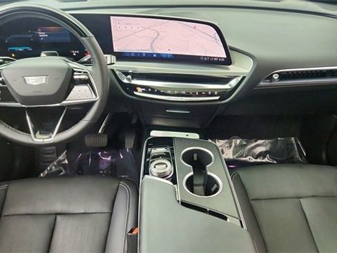 Used 2025 Cadillac Lyriq Sport image 36