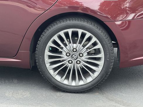 Used 2016 Toyota Avalon Limited FWD image 14