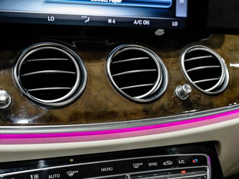 Used 2018 Mercedes-Benz E 300 image 26