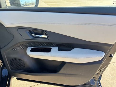 Used 2023 Nissan Ariya FWD image 9