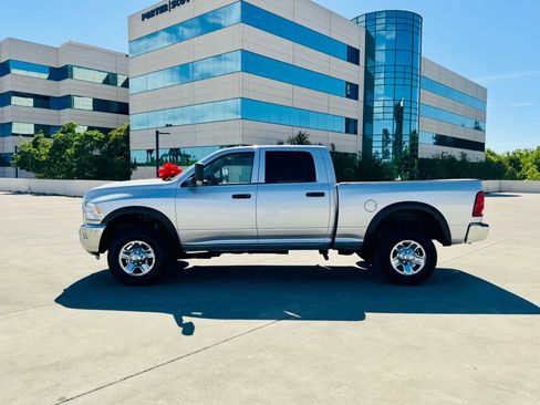 Used 2018 RAM 2500 Tradesman w/ Chrome Appearance Group AWD/4WD image 18