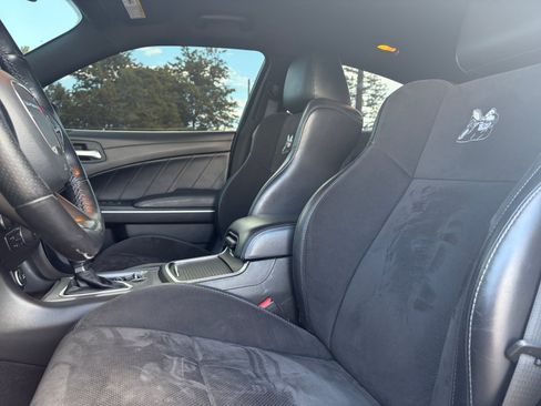 Used 2022 Dodge Charger Scat Pack w/ Dynamics Package RWD image 14