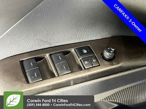 Used 2024 Toyota Camry SE image 12