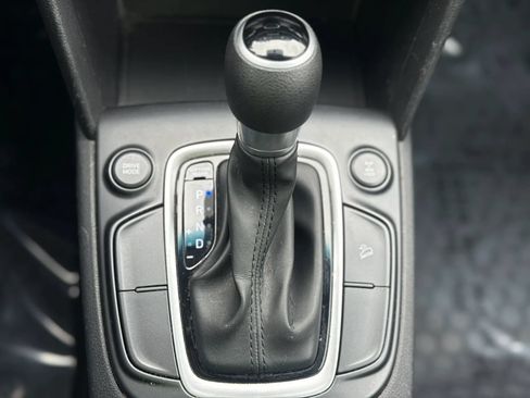 Used 2018 Hyundai Kona SE AWD/4WD image 26