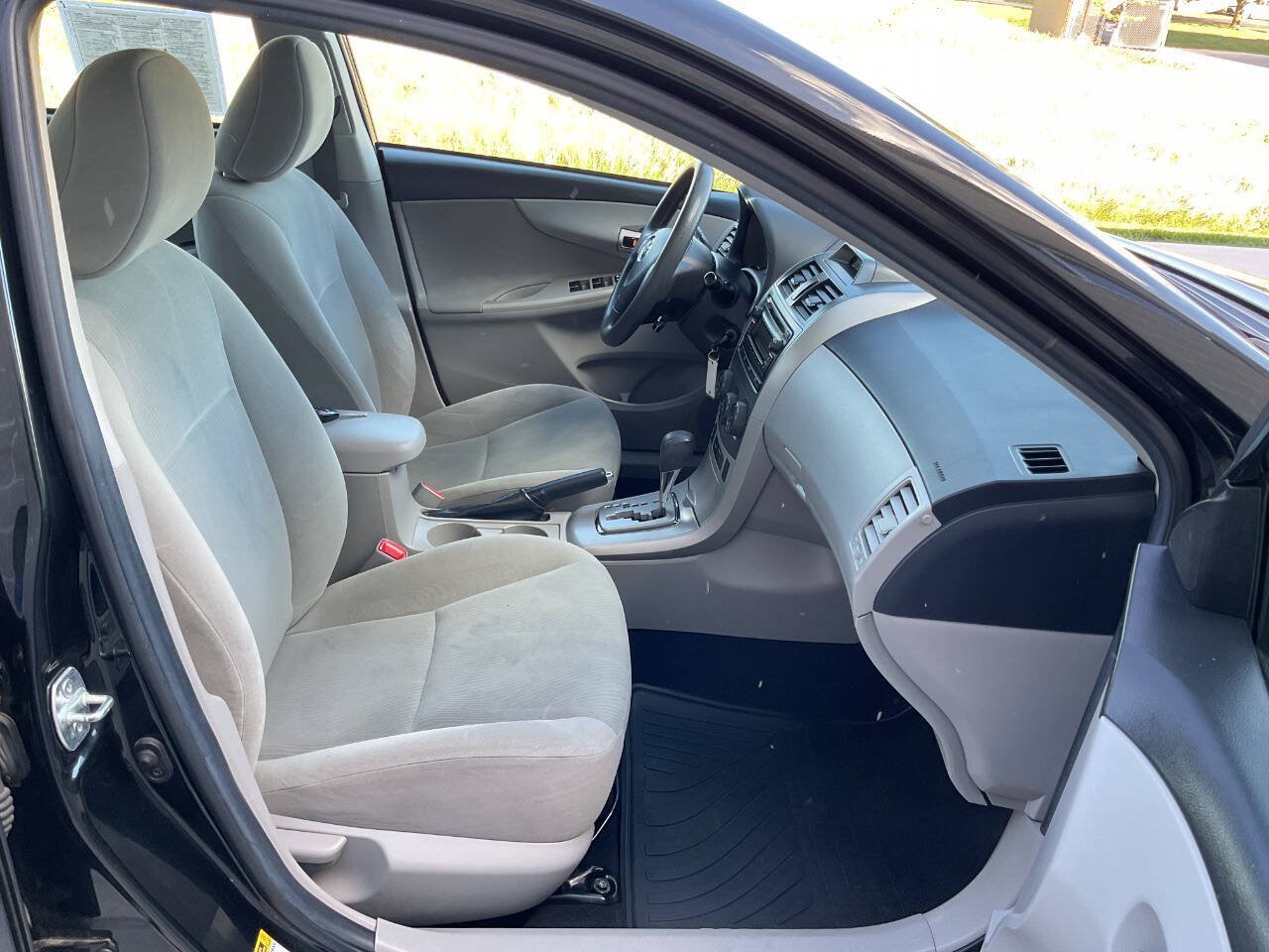 Used 2012 Toyota Corolla LE FWD image 32