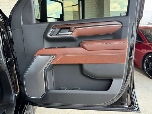 Used 2024 GMC Sierra 3500 Denali Ultimate AWD/4WD image 45