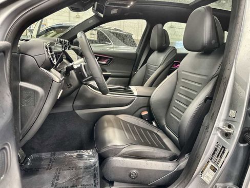 Used 2025 Mercedes-Benz GLC 350e 4MATIC image 3