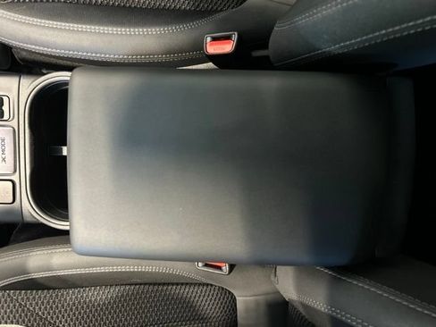 Used 2023 Subaru Forester Premium AWD/4WD image 19