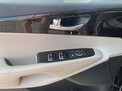 Used 2020 Kia Sorento EX AWD/4WD image 15