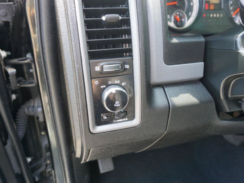 Used 2019 RAM 1500 Express AWD/4WD image 12