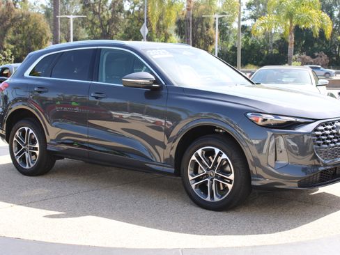 Certified 2025 Audi Q5 Premium w/ Convenience Package image 8