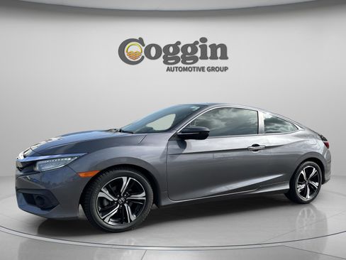 Used 2018 Honda Civic Touring image 2