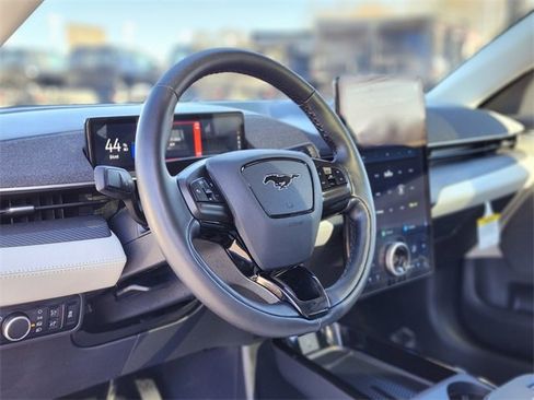 Certified 2024 Ford Mustang Mach-E Premium image 19